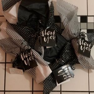 ✨Have a Poshing Day ✨